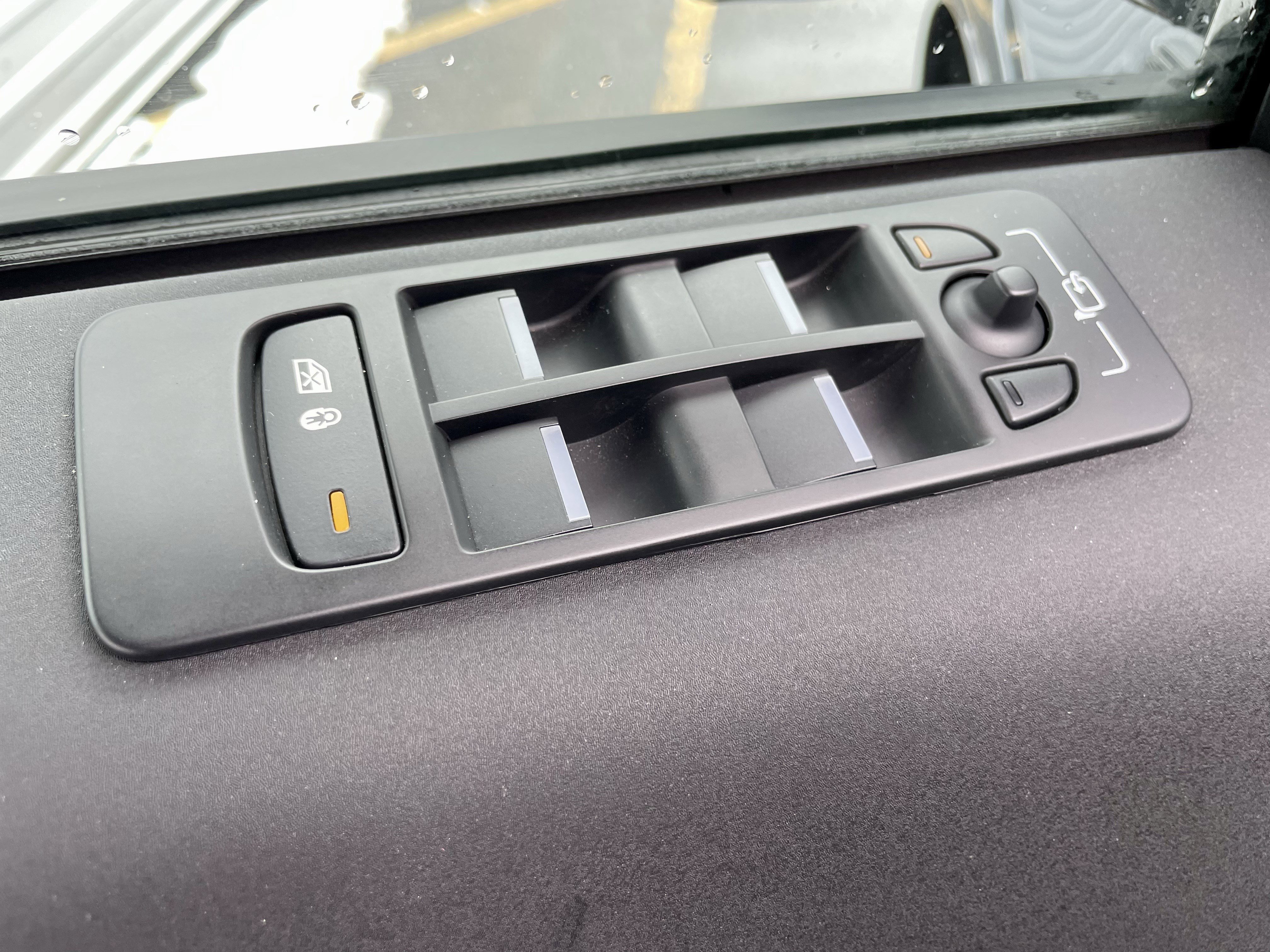 Certified 2024 Land Rover Discovery Sport S image 11