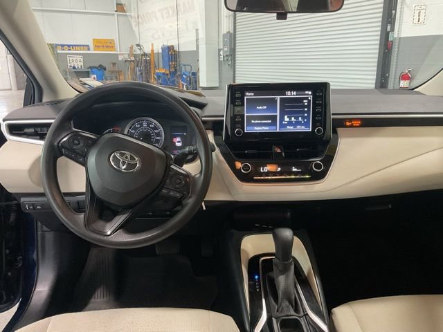 Used 2020 Toyota Corolla LE FWD image 12