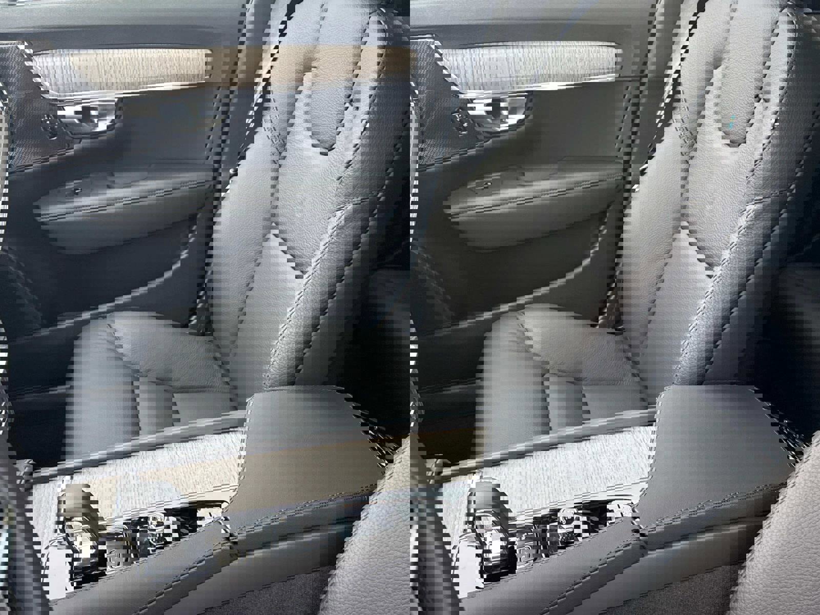 Certified 2024 Volvo V90 B6 Cross Country Plus image 20