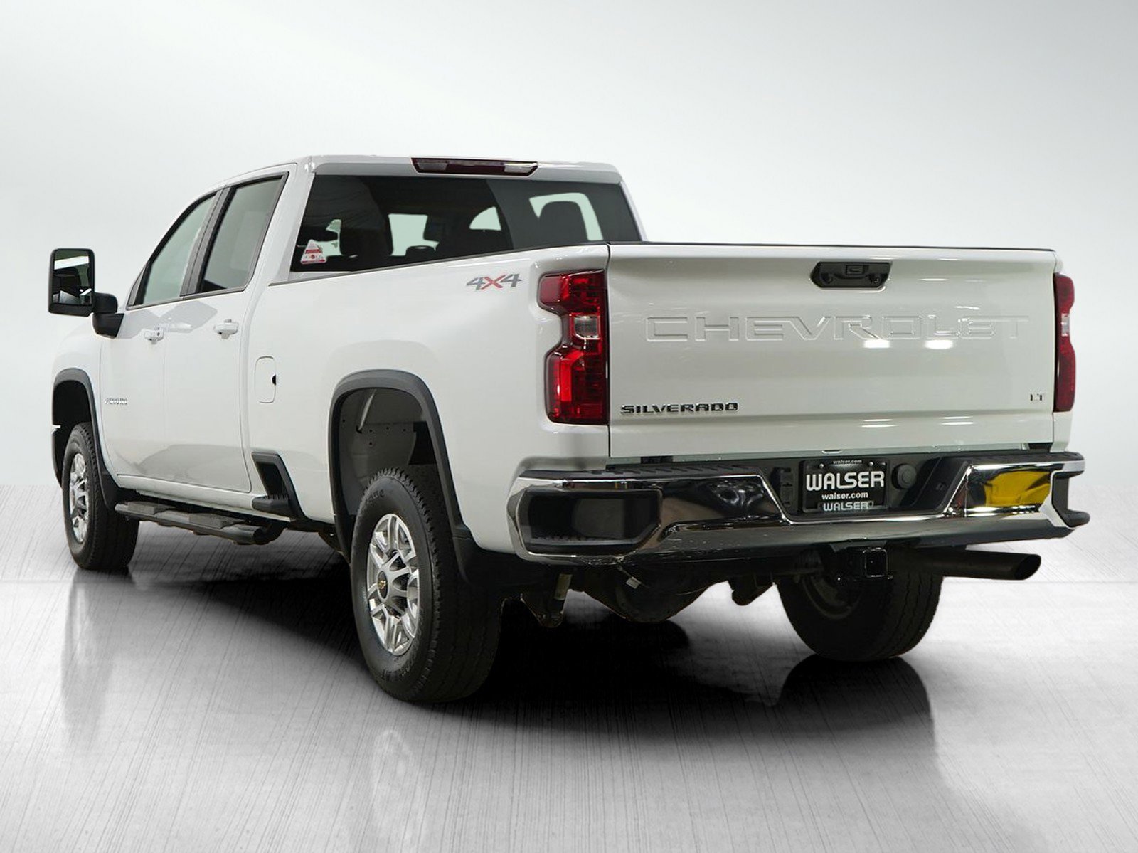 Used 2025 Chevrolet Silverado 2500 LT w/ Convenience Package AWD/4WD image 3
