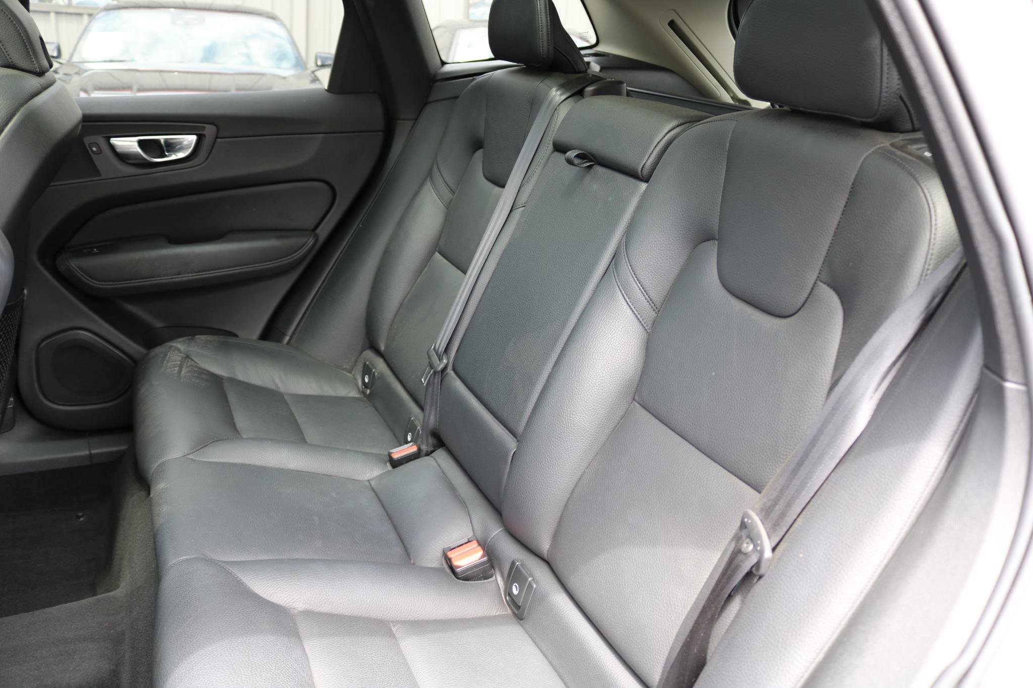 Used 2022 Volvo XC60 B5 Momentum AWD/4WD image 20