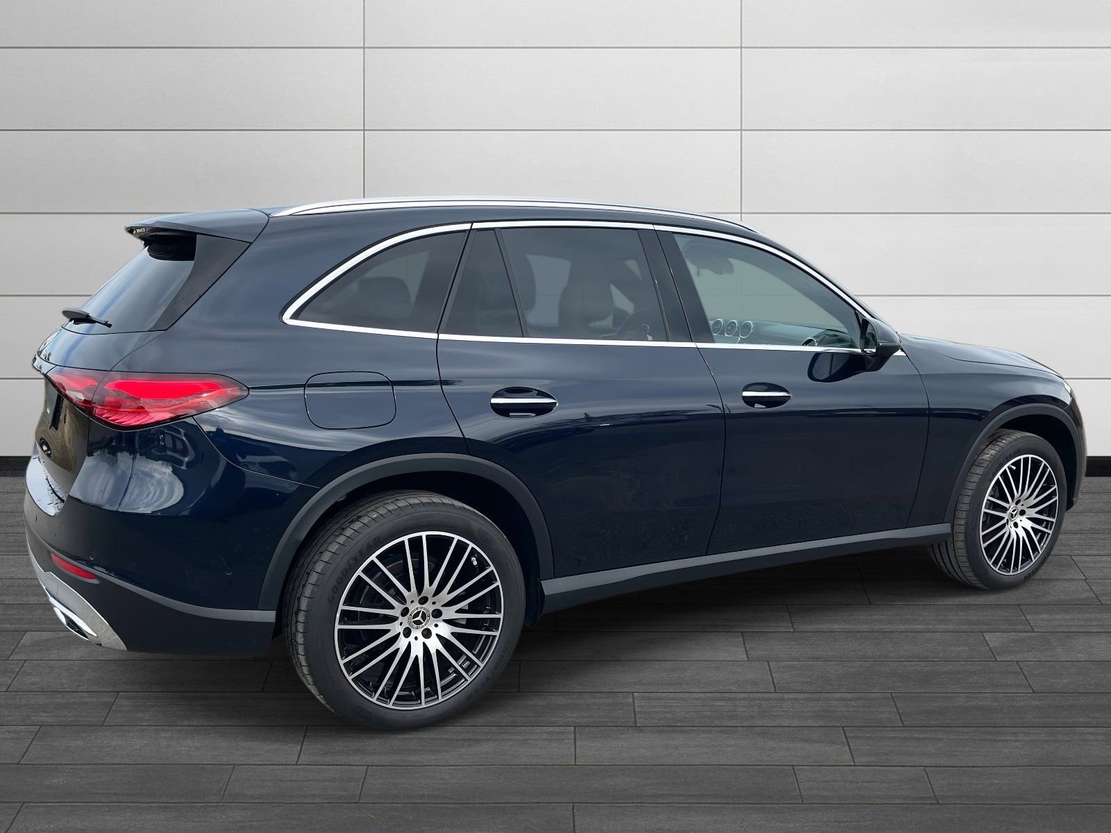 Certified 2024 Mercedes-Benz GLC 300 image 3