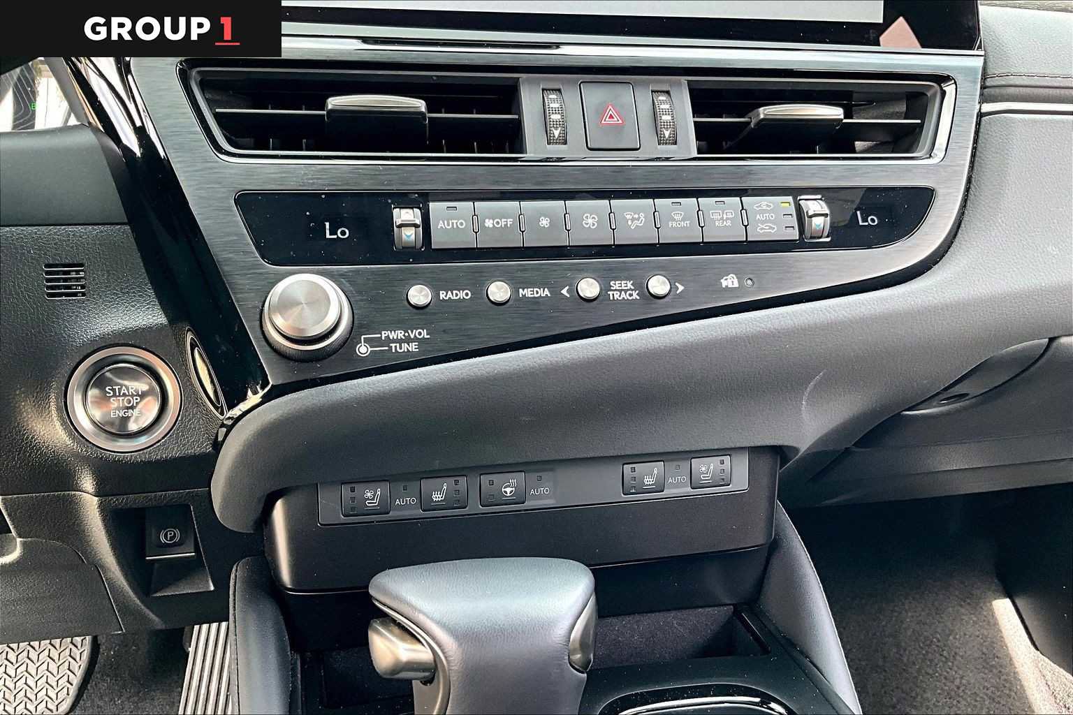 Used 2025 Lexus ES 350 w/ Premium Package image 32