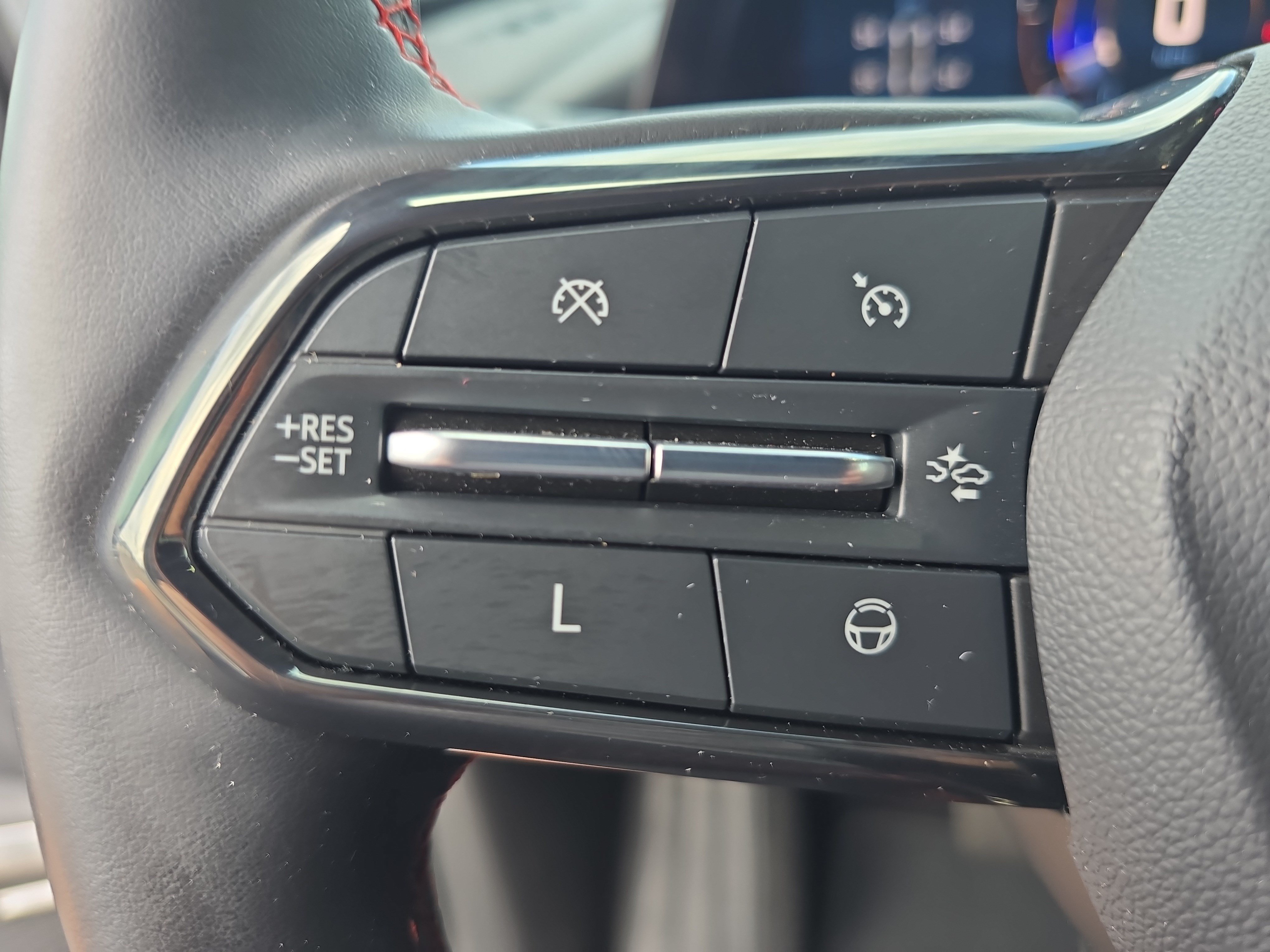Used 2024 Chevrolet Traverse RS FWD image 18