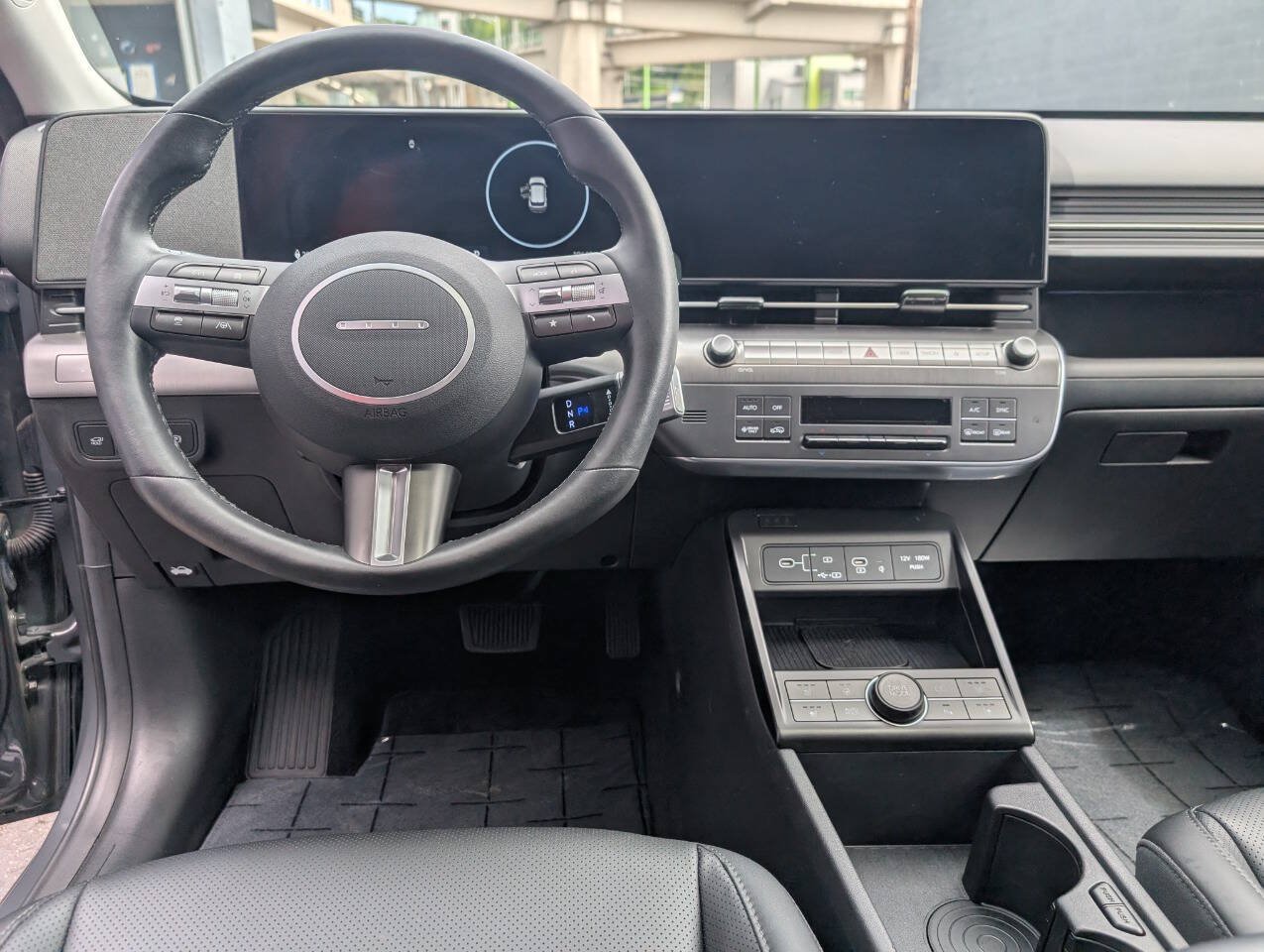 Used 2024 Hyundai Kona Limited FWD image 11