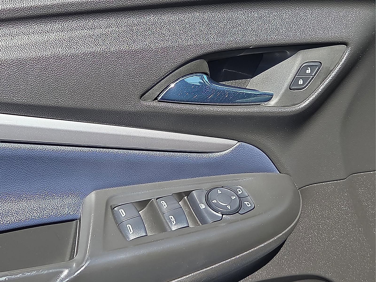 Used 2022 Chevrolet Bolt EUV Premier w/ Sun & Sound Package FWD image 13