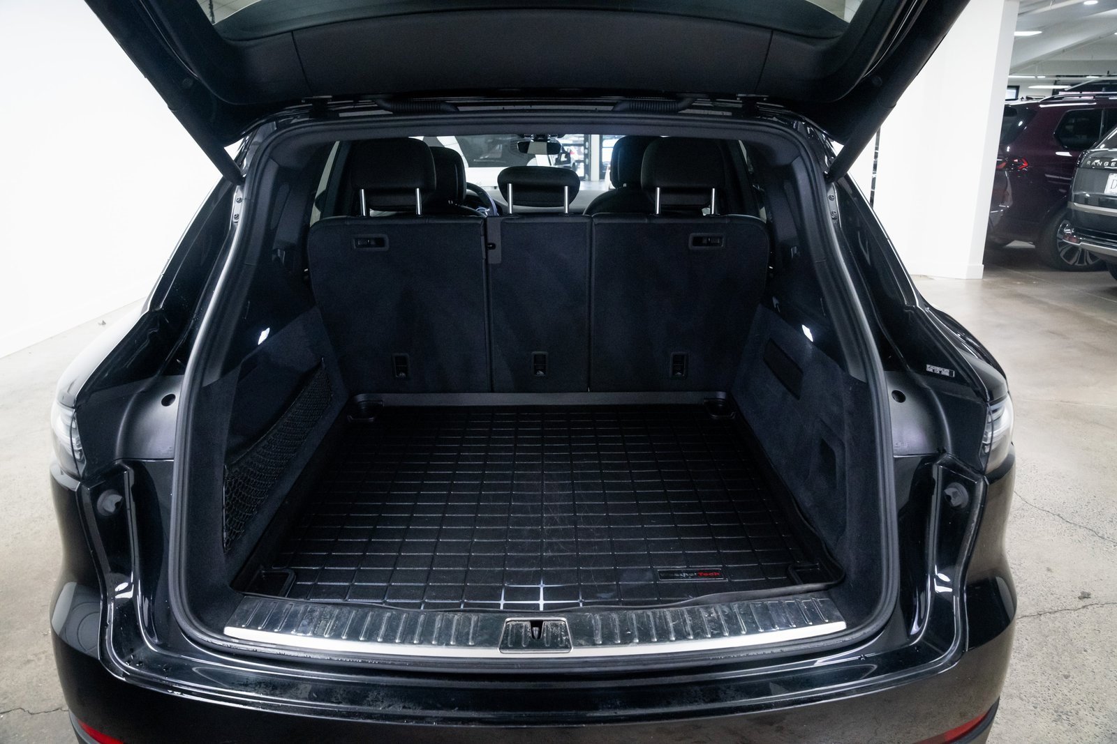 Used 2019 Porsche Cayenne Base image 8