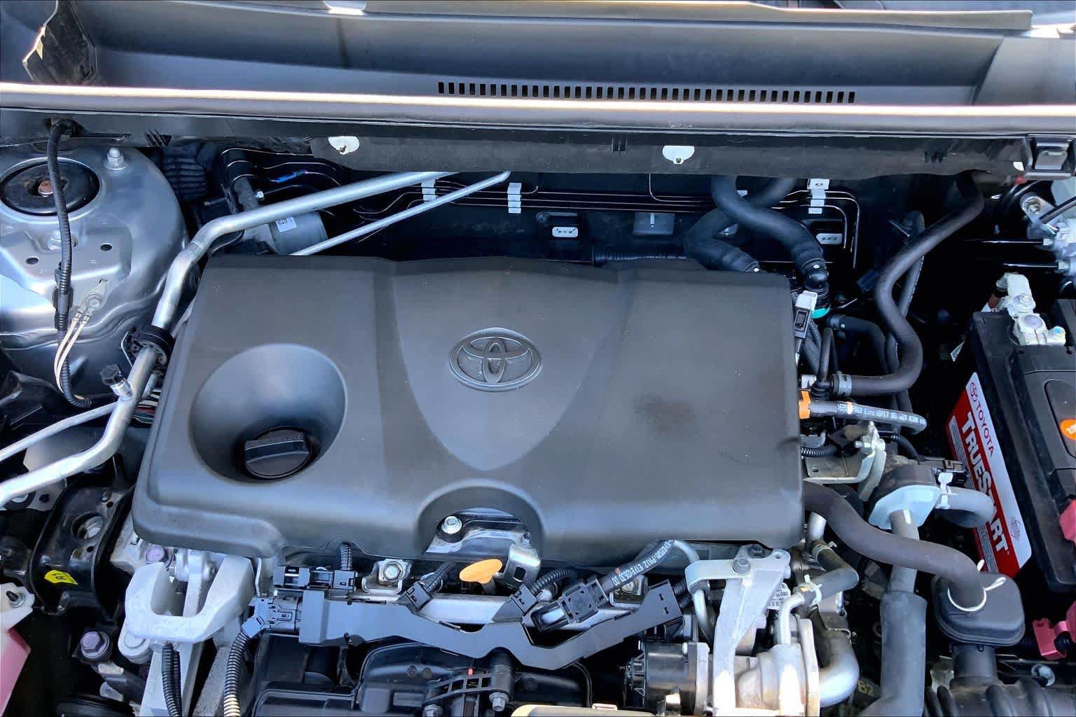 Used 2020 Toyota RAV4 Limited AWD/4WD image 31