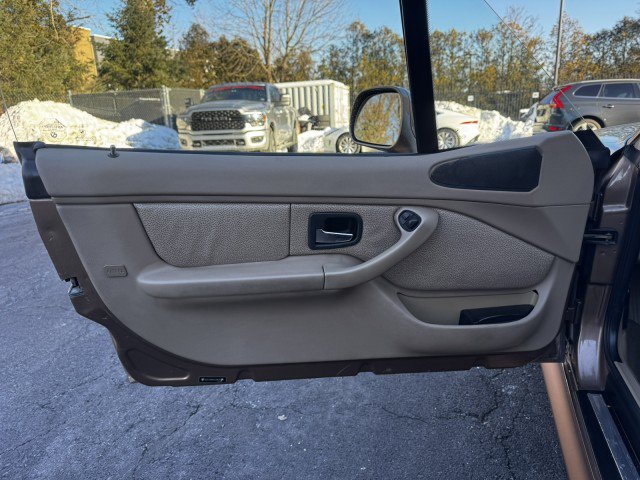 Used 2000 BMW Z3 2.5i RWD image 25