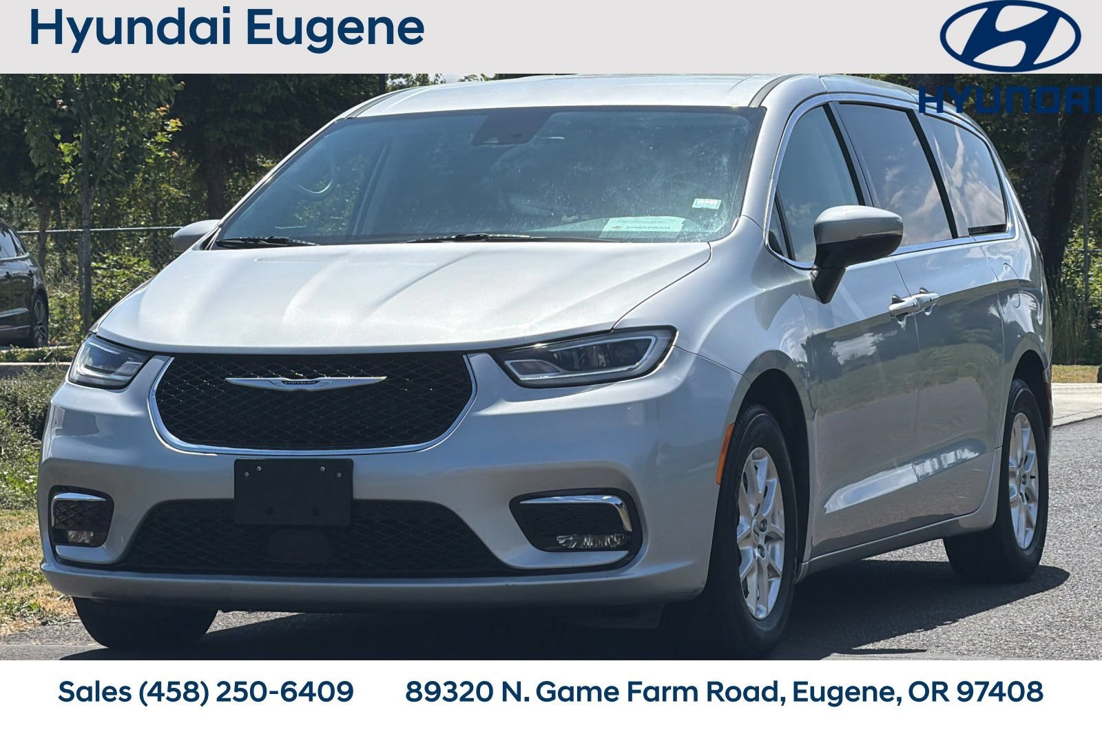 Used 2023 Chrysler Pacifica Touring-L FWD image 9