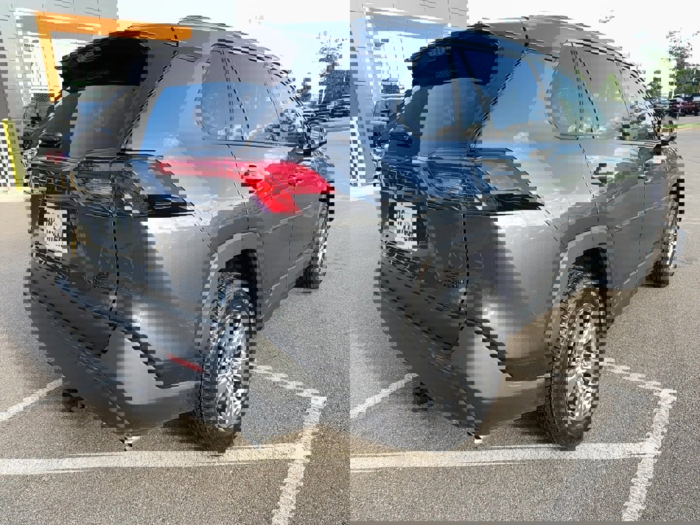 Used 2022 Toyota RAV4 XLE image 9