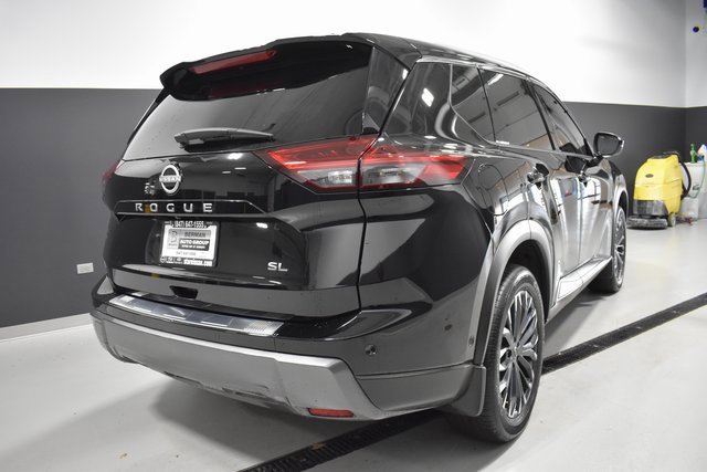Certified 2025 Nissan Rogue SL w/ Tech Package image 8
