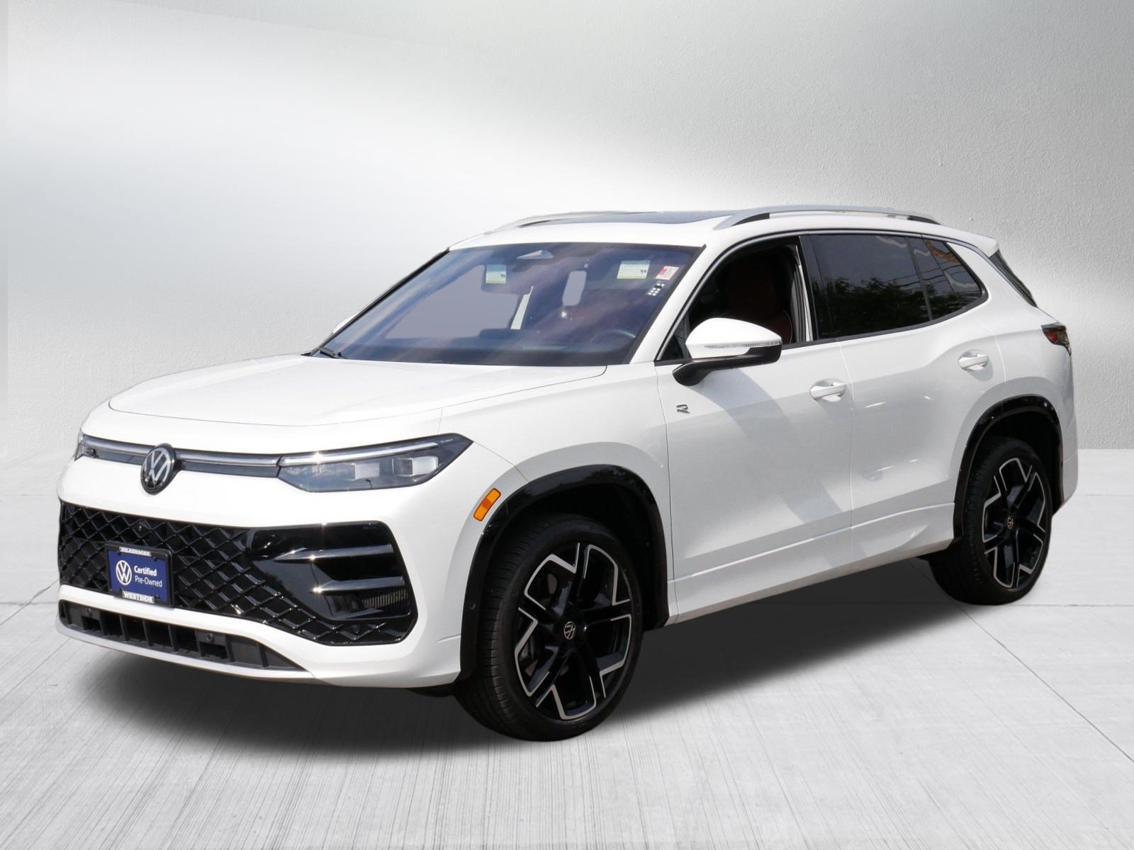 Certified 2026 Volkswagen Tiguan SEL R-Line AWD/4WD image 3