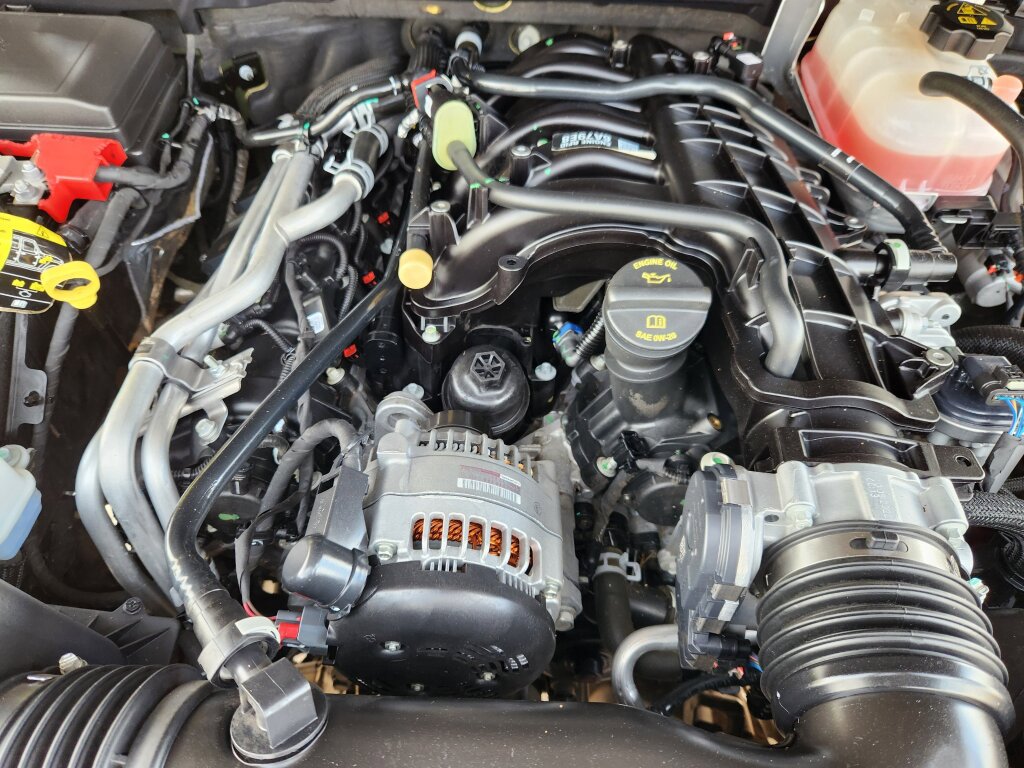 Used 2023 Jeep Gladiator Willys AWD/4WD image 14