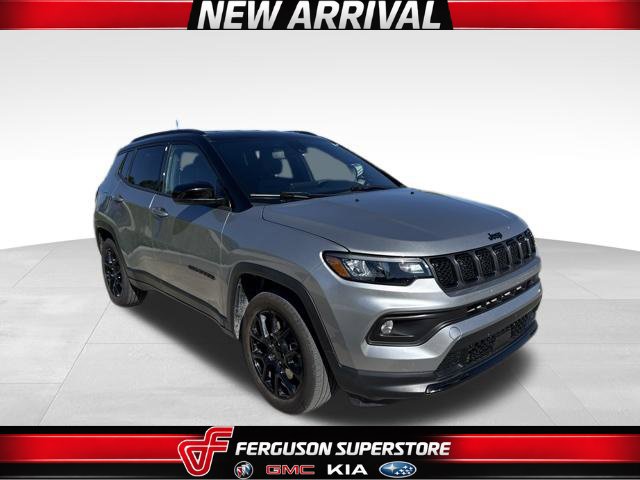 Used 2024 Jeep Compass Latitude w/ Convenience Group