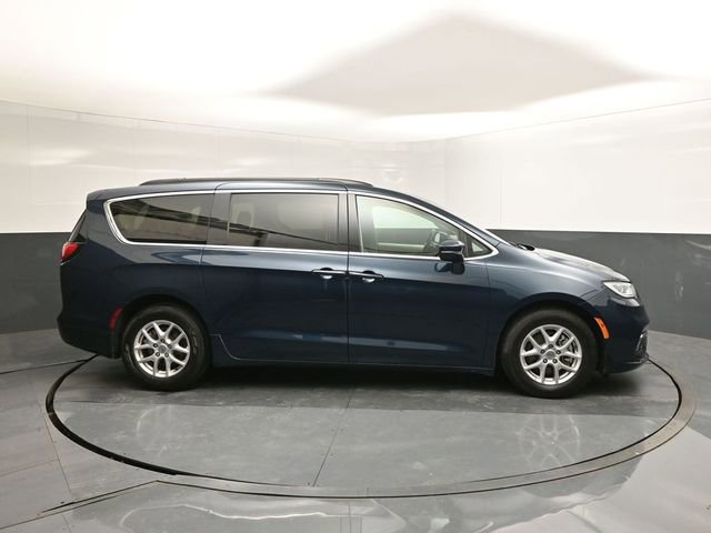 Used 2022 Chrysler Pacifica Touring-L image 26
