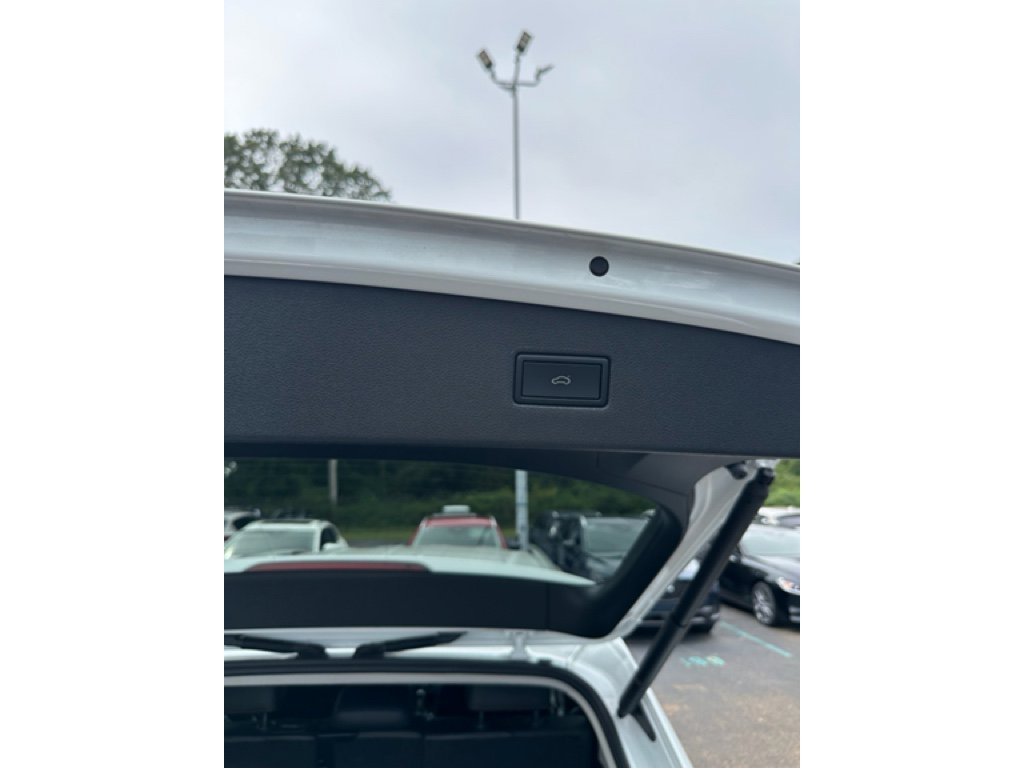 Used 2024 Volkswagen Tiguan Wolfsburg Edition image 24