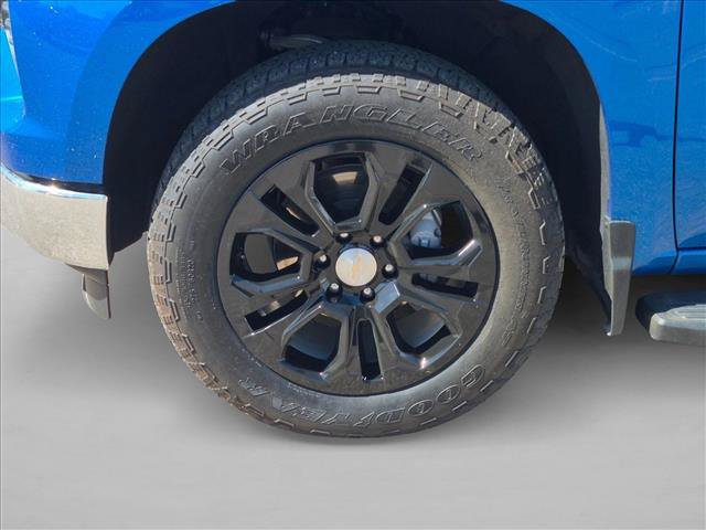 Used 2023 Chevrolet Silverado 1500 LTZ w/ LTZ Premium Package AWD/4WD image 9