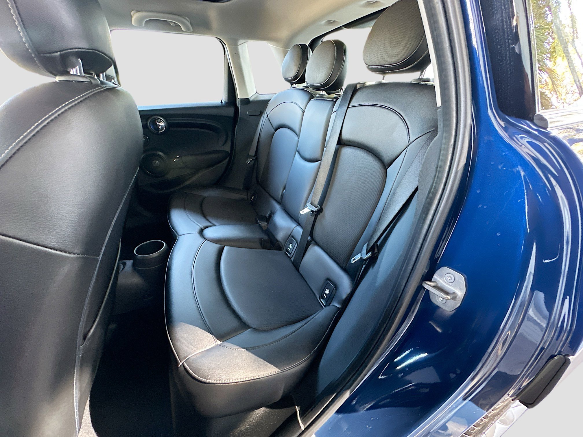 Used 2015 MINI Cooper 4-Door Hardtop image 23