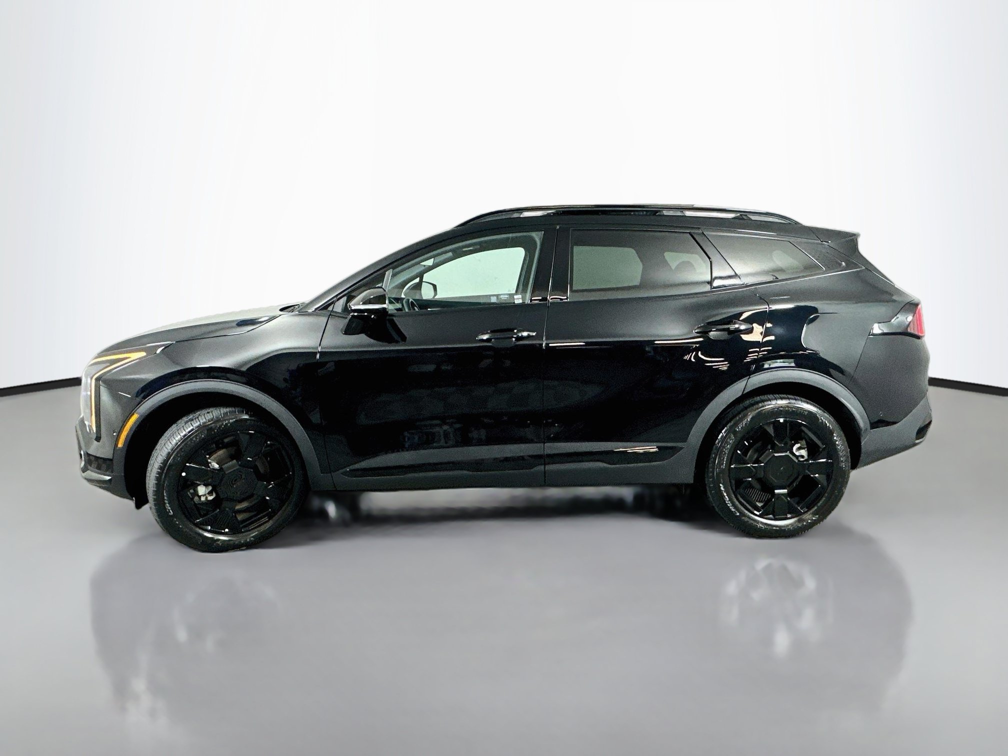 Certified 2026 Kia Sportage X-Line w/ X-Line Technology Package AWD/4WD image 4