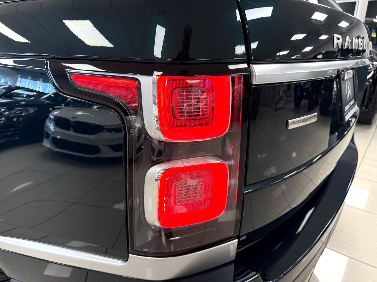 Used 2019 Land Rover Range Rover Long Wheelbase Autobiography image 37