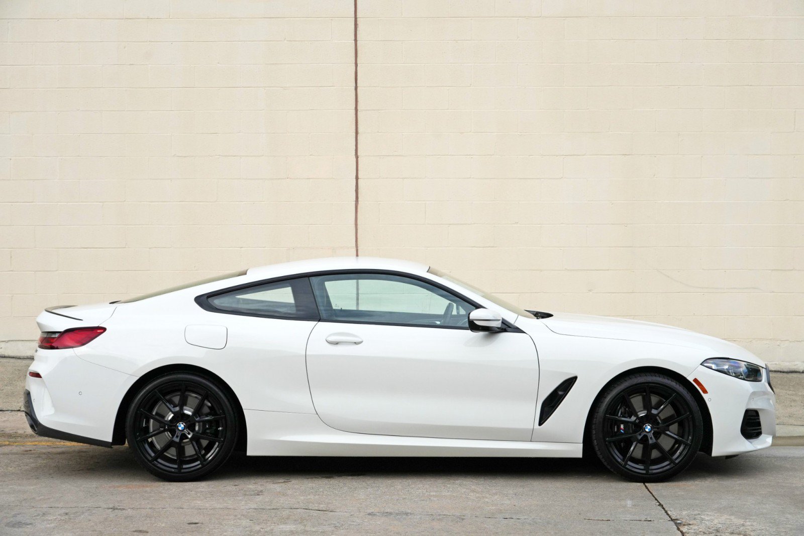 Used 2024 BMW 840i Coupe w/ M Sport Professional Package RWD image 49
