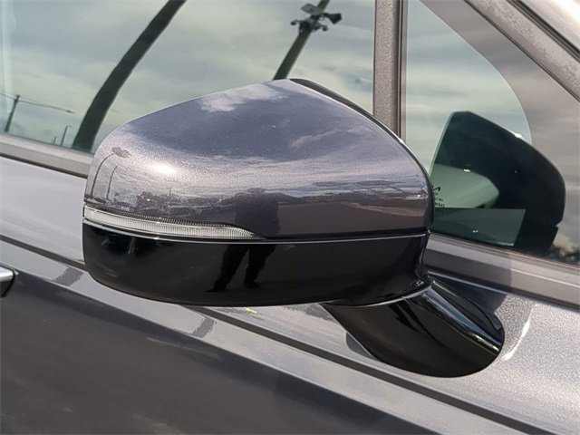 Used 2024 Kia Carnival LX image 12