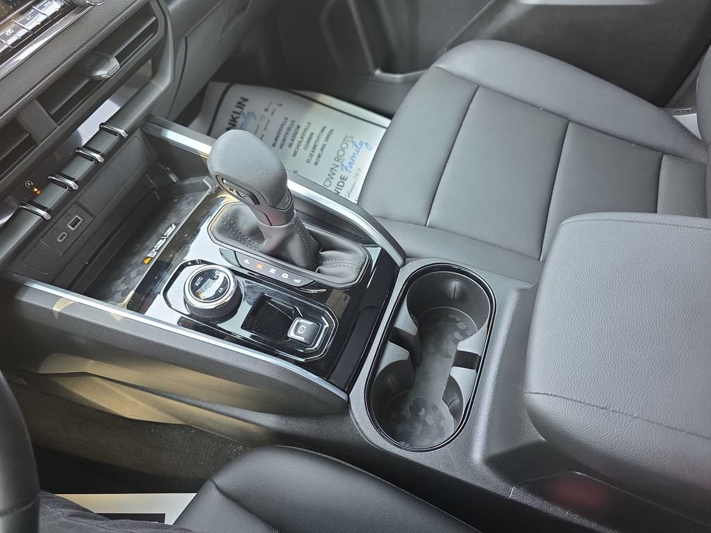 Used 2026 Chevrolet Colorado Trail Boss AWD/4WD image 19