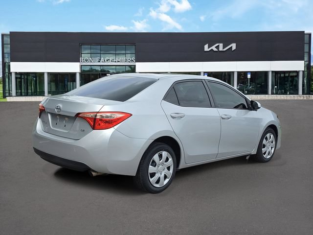 Used 2017 Toyota Corolla LE FWD image 4