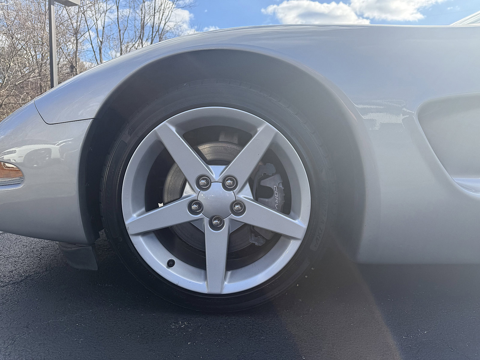 Used 2004 Chevrolet Corvette Coupe image 14