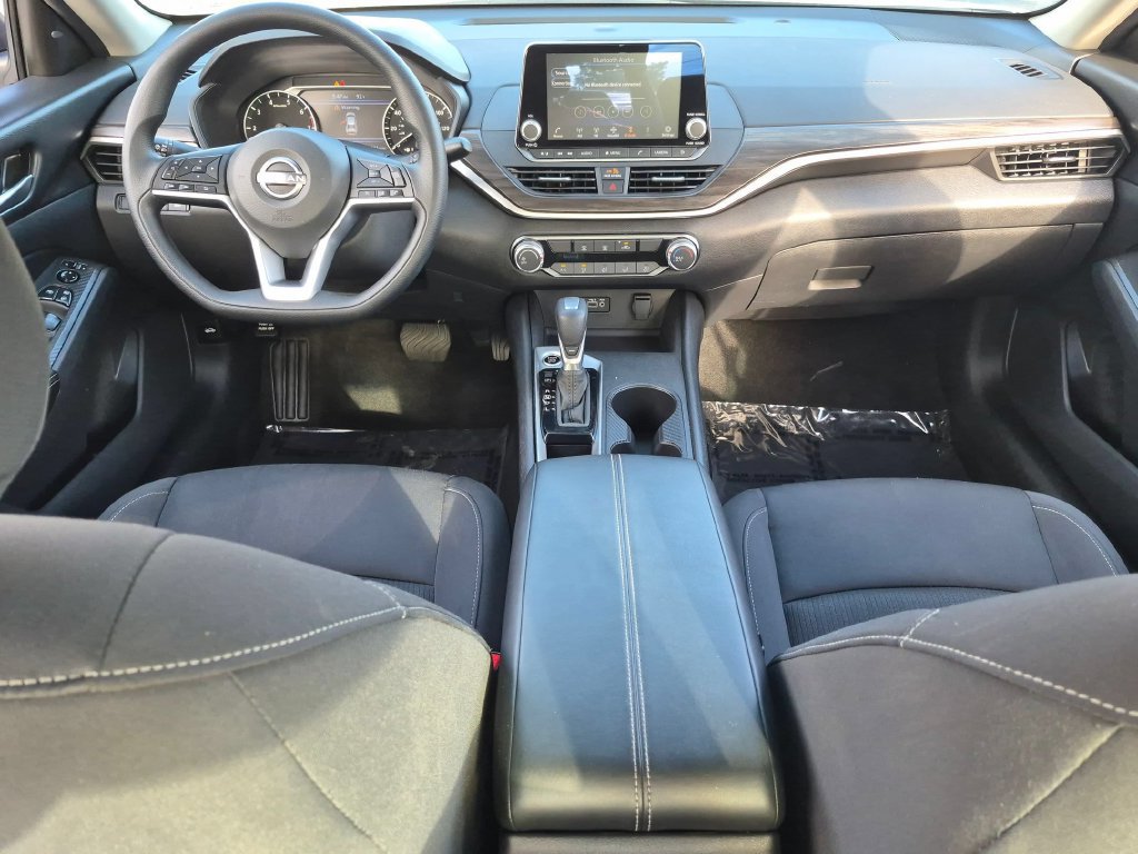 Used 2025 Nissan Altima 2.5 SV FWD image 23