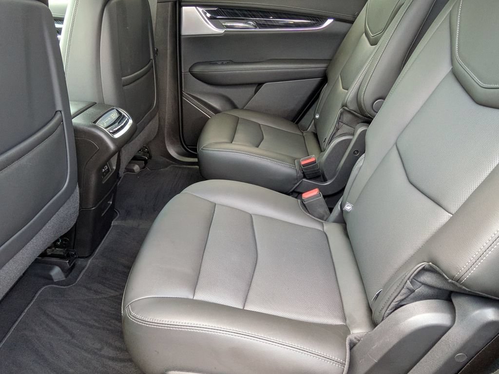 Used 2023 Cadillac XT6 Premium Luxury w/ Technology Package AWD/4WD image 28