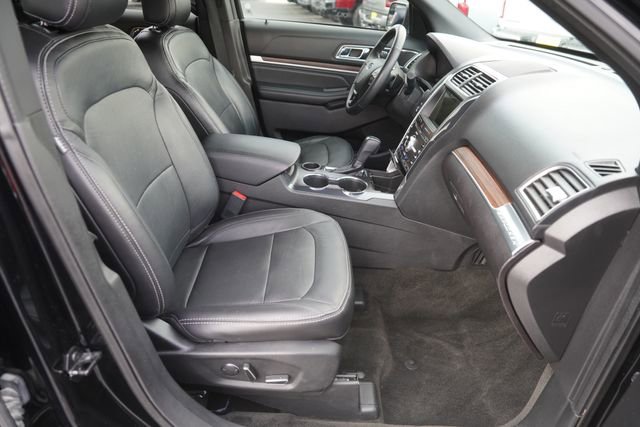 Used 2017 Ford Explorer Limited image 20