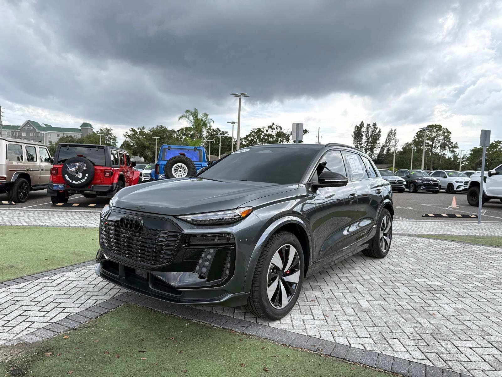 Used 2027 Audi SQ6 e-tron Prestige AWD/4WD image 2