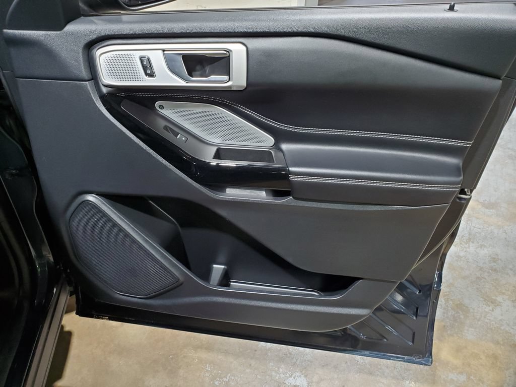 Used 2022 Ford Explorer ST w/ Equipment Group 401A RWD image 16