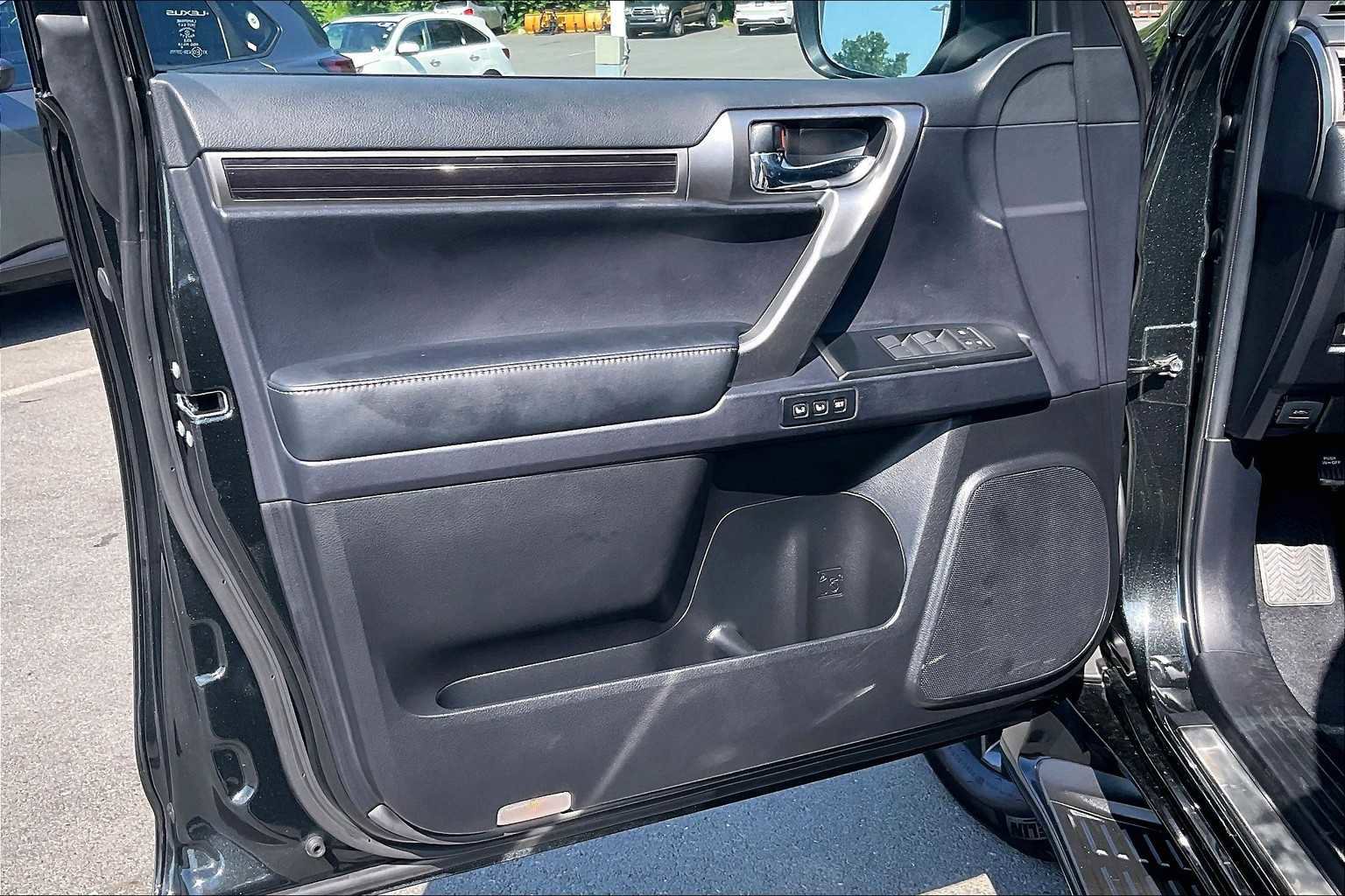 Used 2023 Lexus GX 460 Premium image 9