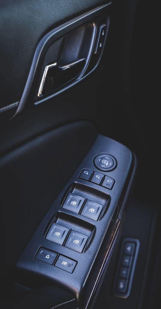 Used 2018 GMC Yukon XL SLT w/ Open Road Package image 21