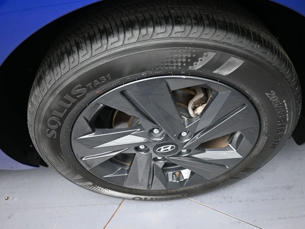 Certified 2023 Hyundai Elantra SEL image 15