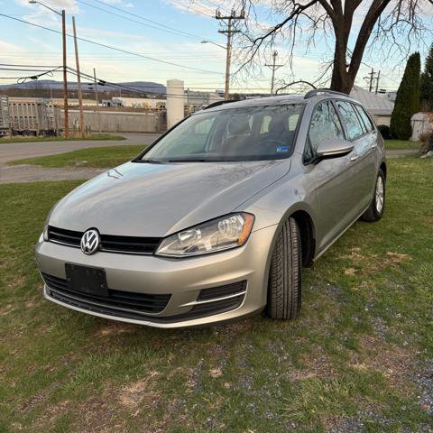 Used 2016 Volkswagen Golf Limited Edition FWD image 3