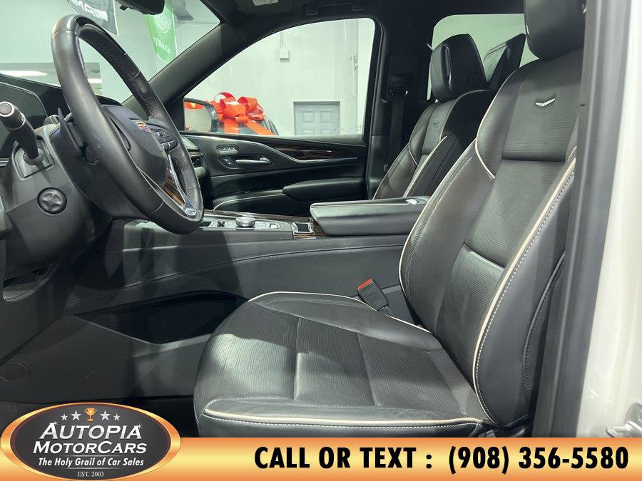 Used 2024 Cadillac Escalade Premium Luxury image 11