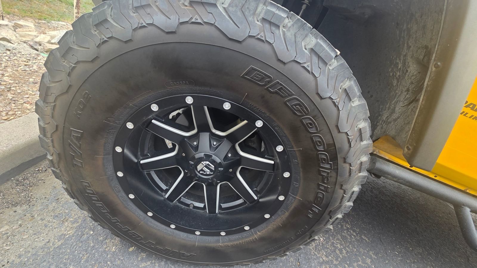 Used 2015 Jeep Wrangler Unlimited Rubicon w/ Connectivity Group image 19