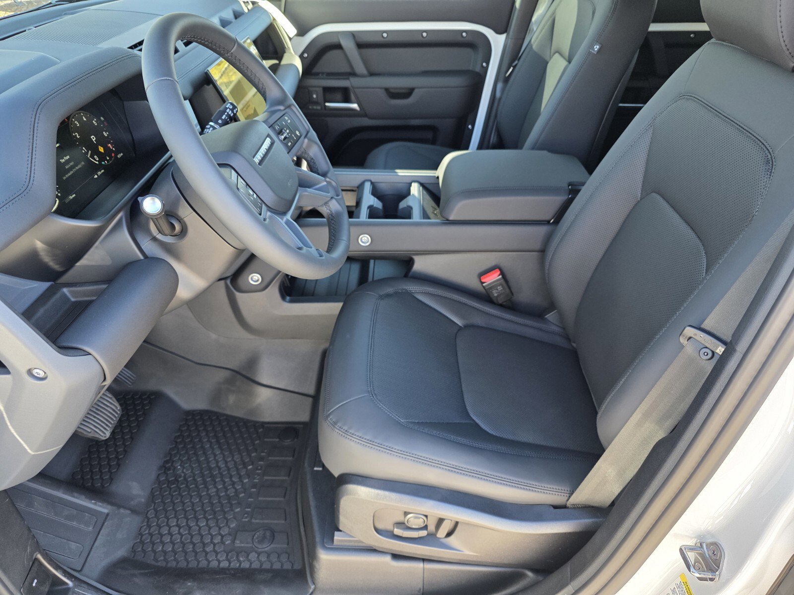 New 2026 Land Rover Defender 110 X-Dynamic SE image 10