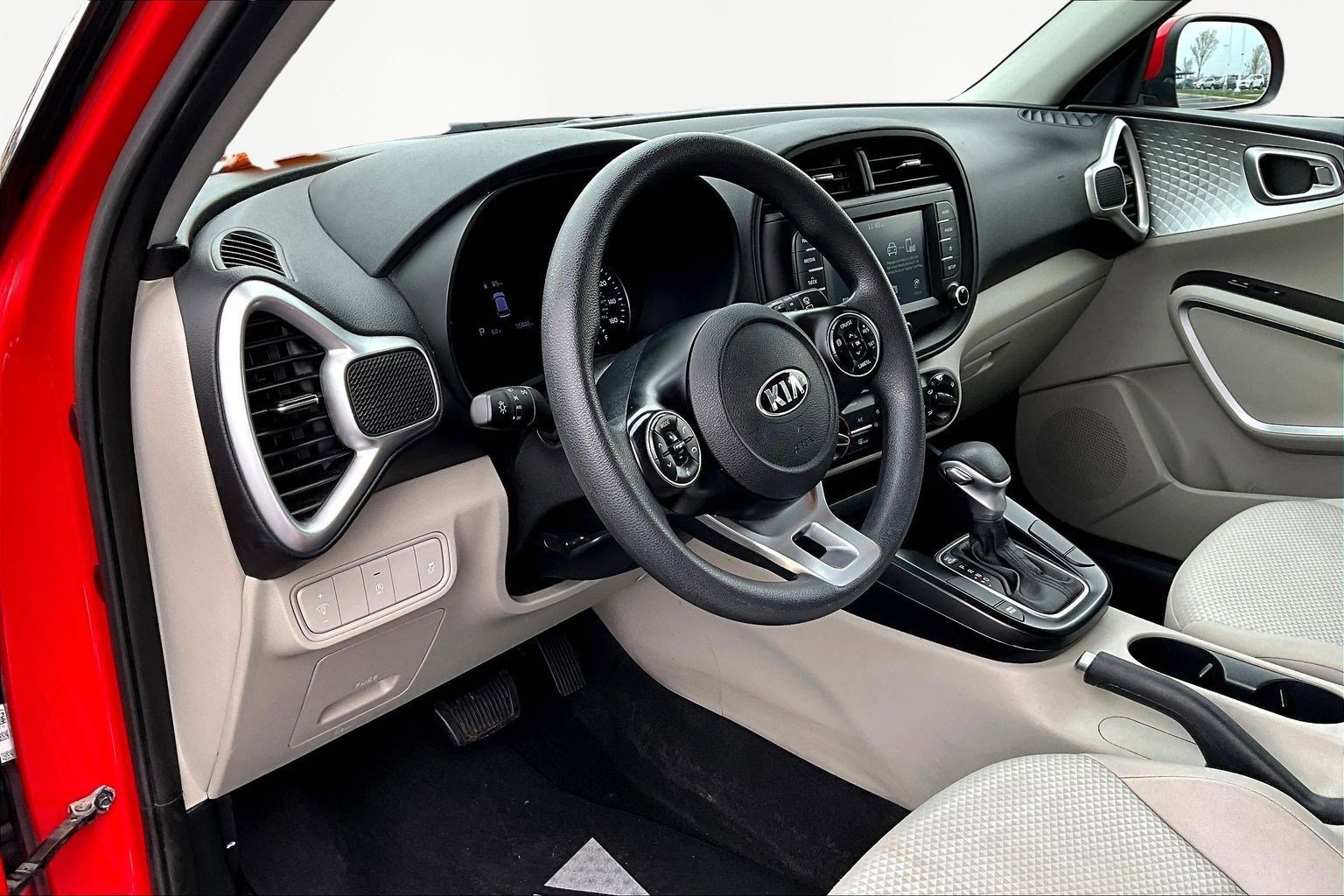 Used 2020 Kia Soul LX image 17