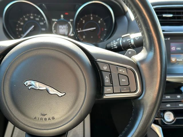 Used 2017 Jaguar XE Prestige image 22