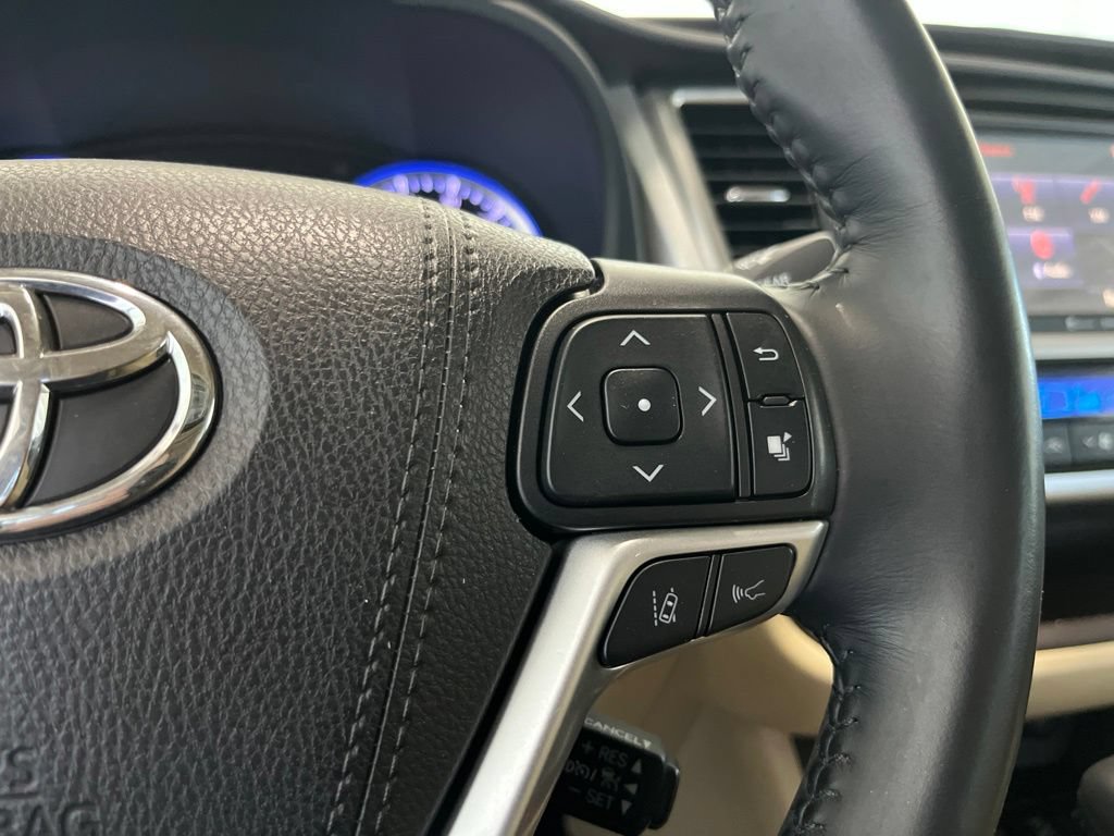 Used 2019 Toyota Highlander XLE AWD/4WD image 8