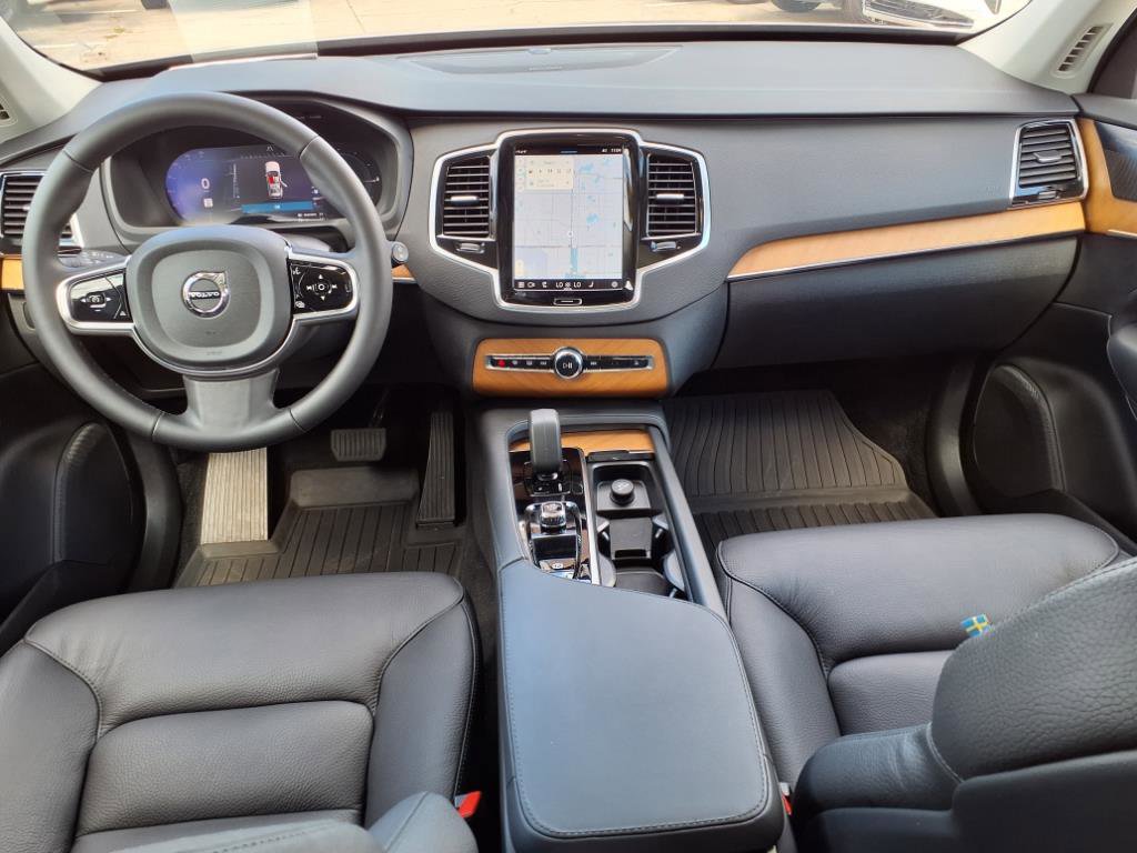 Certified 2024 Volvo XC90 T8 Plus w/ Protection Package Premier image 17