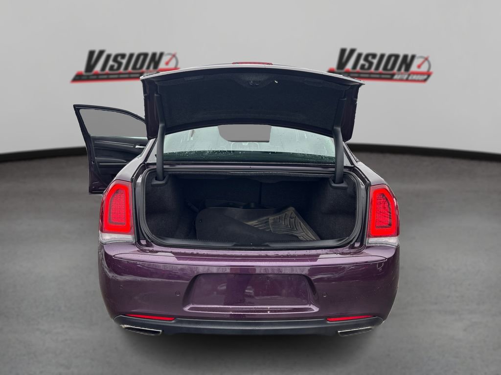 Used 2021 Chrysler 300 Touring L image 11