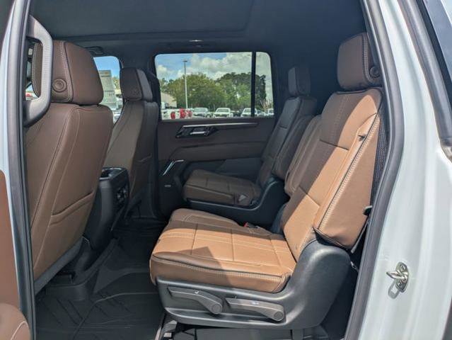 New 2026 Chevrolet Suburban High Country image 16