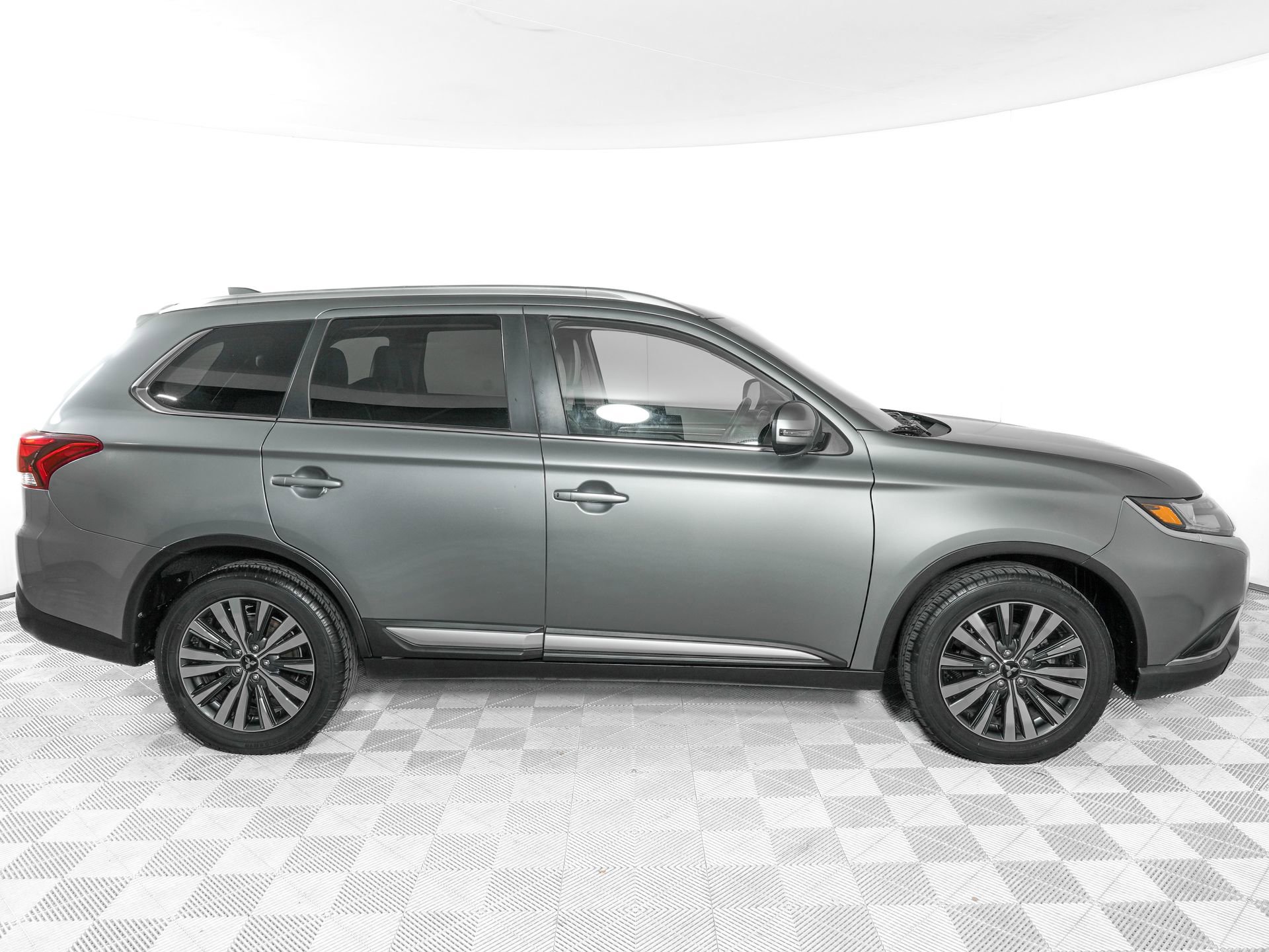 Used 2020 Mitsubishi Outlander SEL image 4