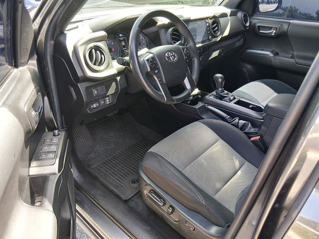 Used 2022 Toyota Tacoma TRD Off-Road w/ Technology Package AWD/4WD image 6